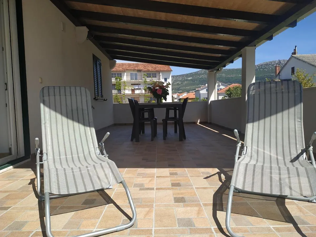 Apartman Tradicija Kastela 0*,  Croatia