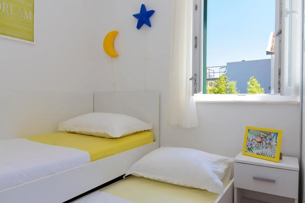 Apartment Apartman Tradicija Kastela