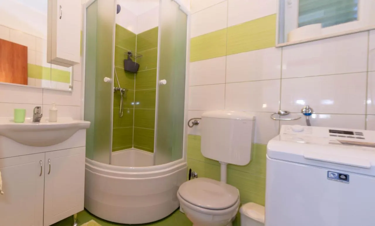 Apartman Tradicija Kastela 0*,