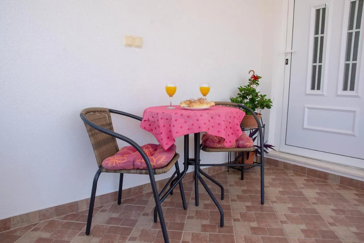 Apartman Tradicija Kastela 0*,  Croatia