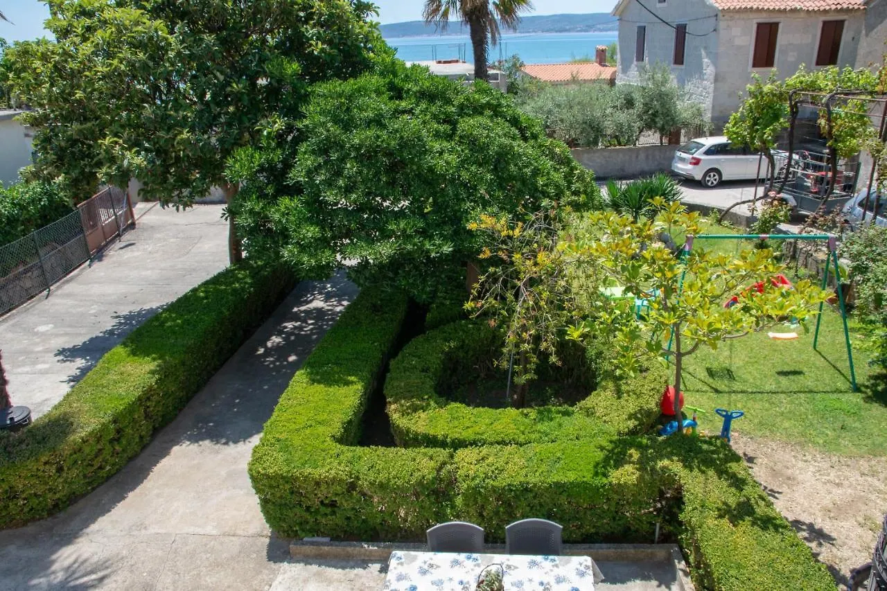 Apartman Tradicija Kastela 0*,